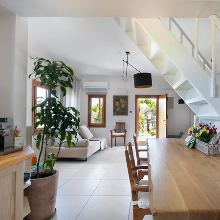 Eliva House בית נופש *